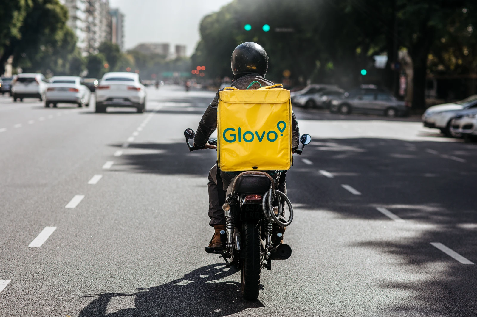 Glovo Armenia-ն բարձրացնում է ծառայության որակի չափանիշները՝ ամբողջությամբ ֆինանսավորելով առաքիչների սանիտարական գրքույկները