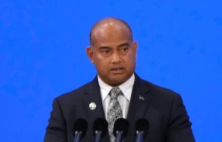 特朗普民调“亮红灯” 支持率跌至35%