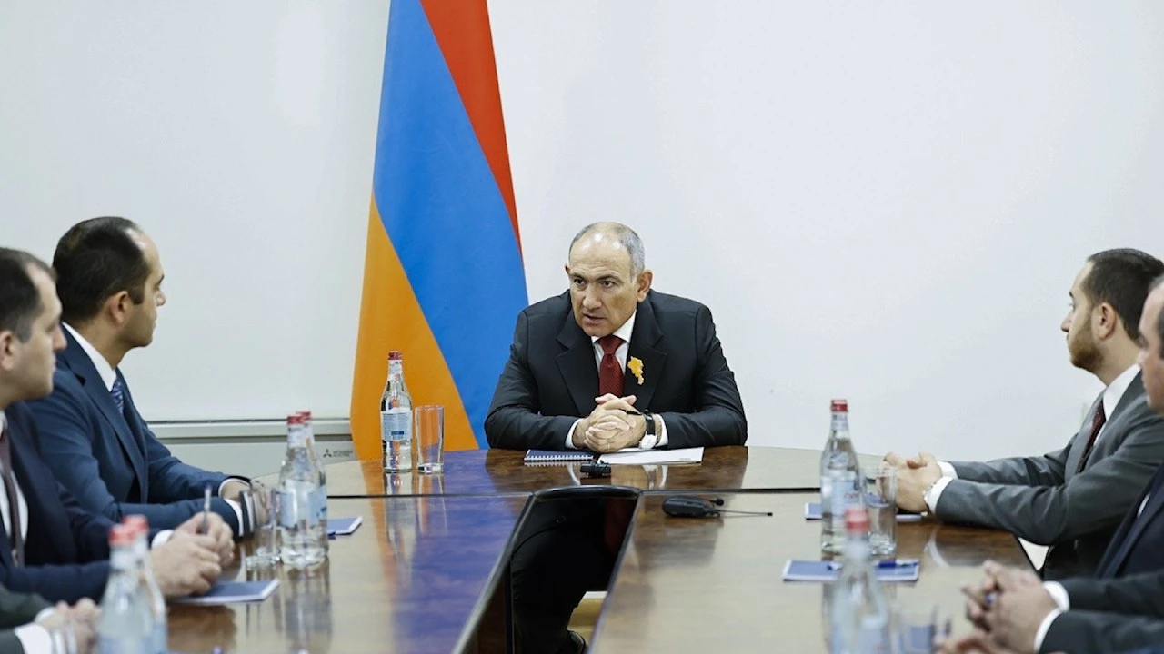 «Կան շատ լուրջ և տևական խնդիրներ». Փաշինյանը ԲՏԱՆ աշխատակազմին է ներկայացրել նորանշանակ նախարար Դավիթ Թադևոսյանին
