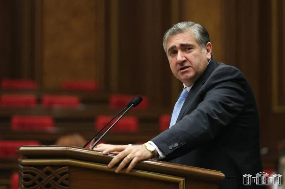 Մեզ պետք չեն իշխանությունների խորհուրդները․ Արթուր Խաչատրյան